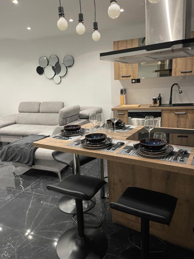 Appartement Hors Du Commun Avec Son Jacuzzi Salies-de-Béarn Exterior foto